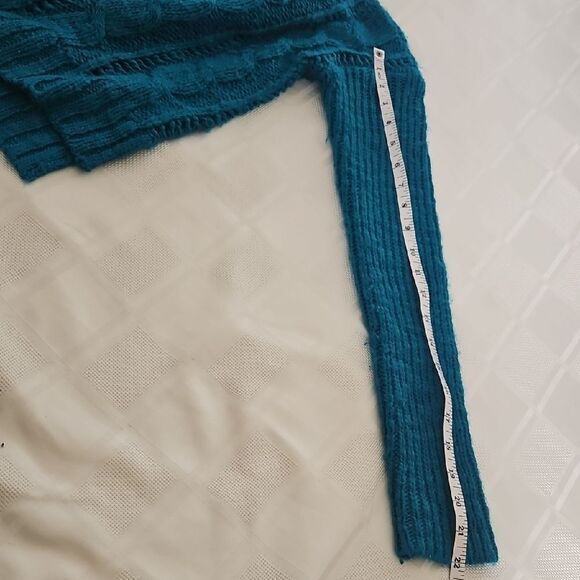 Aeropostale Blue Crew Neck Sweater with Vertical Knit Patterns - Picture 10 of 16